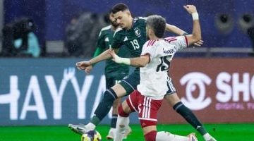 السعودية والإمارات تتعادل سلبياً في الشوط الأول – فيديو