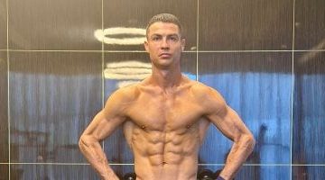 كريستيانو رونالدو يتحدى العمر ويظهر عضلاته عبر إكس